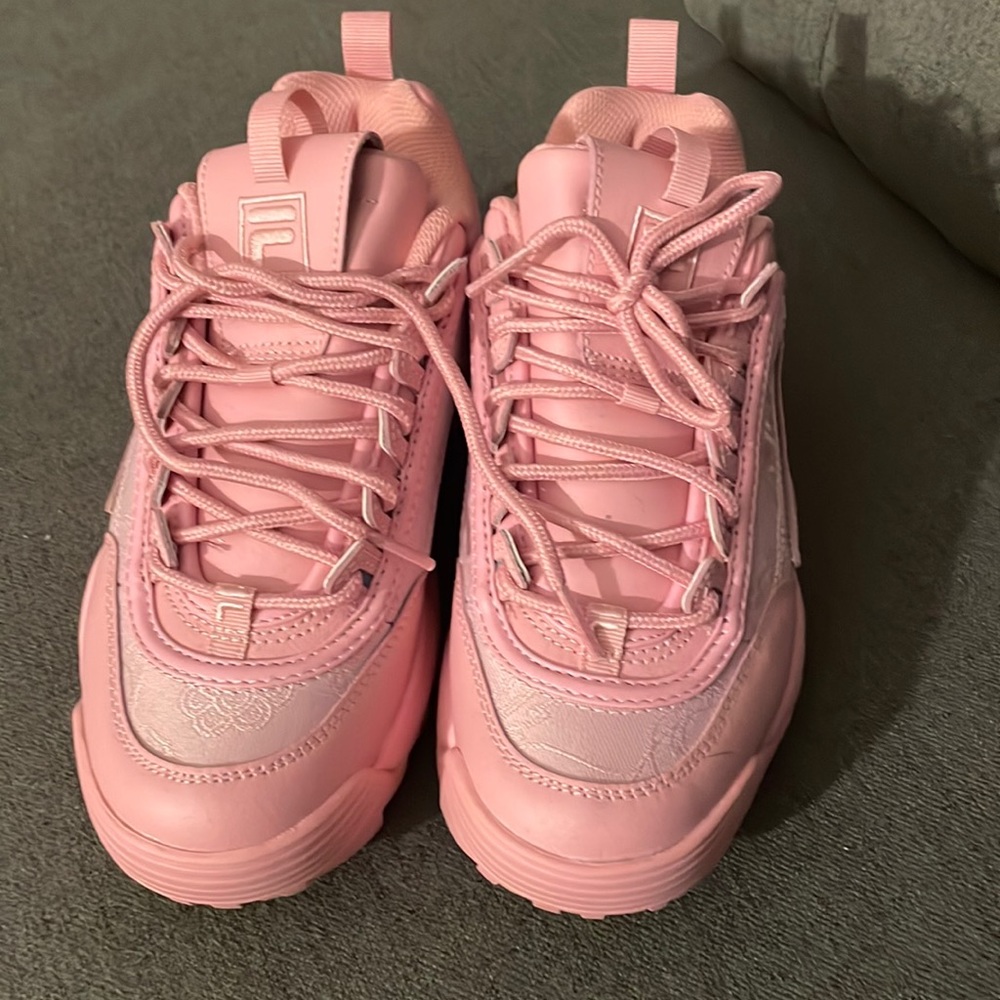 Pink Fila Shoes size 7.5 in women’s - Brand new and unworn